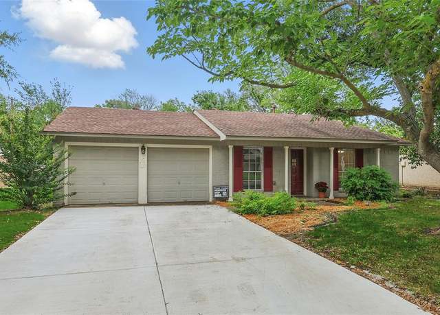 Property at 2024 Bowling Green St, Denton, TX 76201, 4 beds, 2 baths