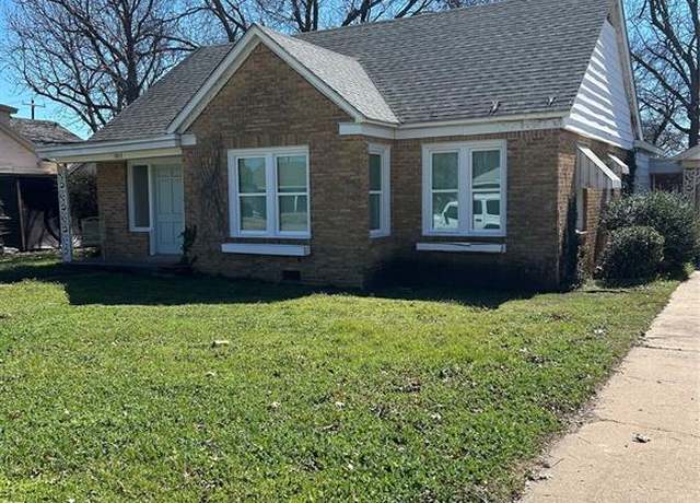 Property at 903 W Main St, Olney, TX 76374, 3 beds, 2 baths