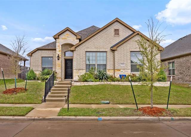 Property at 204 Finlee Ln, Red Oak, TX 75154, 4 beds, 2 baths