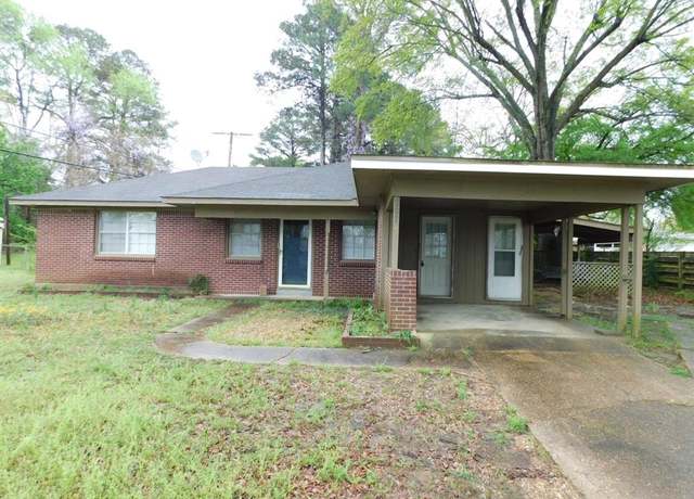 Property at 201 SE 3rd St, Springhill, LA 71075, 2 beds, 2 baths