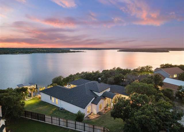 Property at 582 Oak Point Dr, Brownwood, TX 76801, 5 beds, 4.5 baths