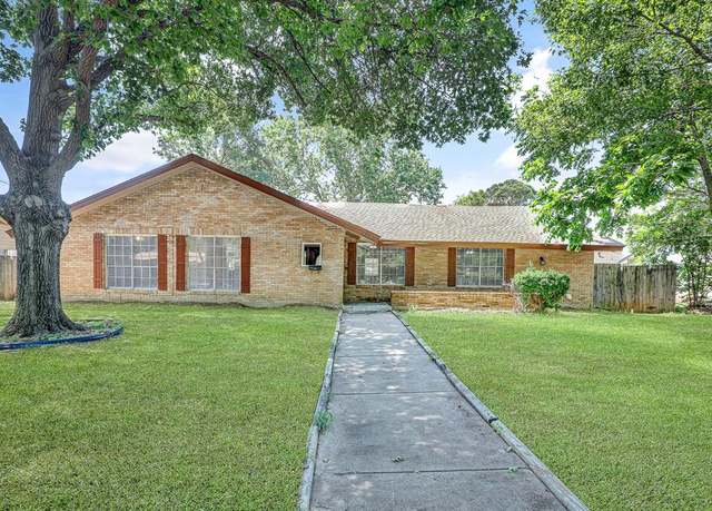 Property at 1505 Roman Rd, Grand Prairie, TX 75050, 3 beds, 2 baths
