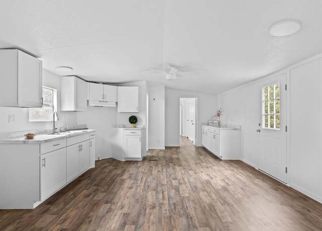 Property at 146 Deerwood Ln, Springtown, TX 76082, 3 beds, 2 baths