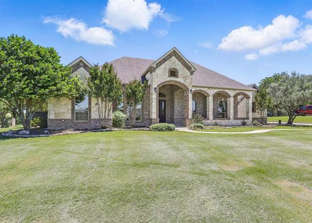 Property at 118 Top Flight Dr, Weatherford, TX 76087, 4 beds, 3.5 baths