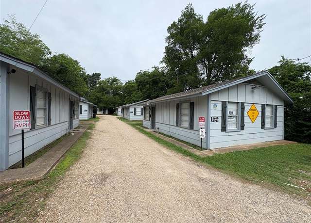 Property at 127-137 NW 27th, Paris, TX 75460, 10 beds, 5 baths