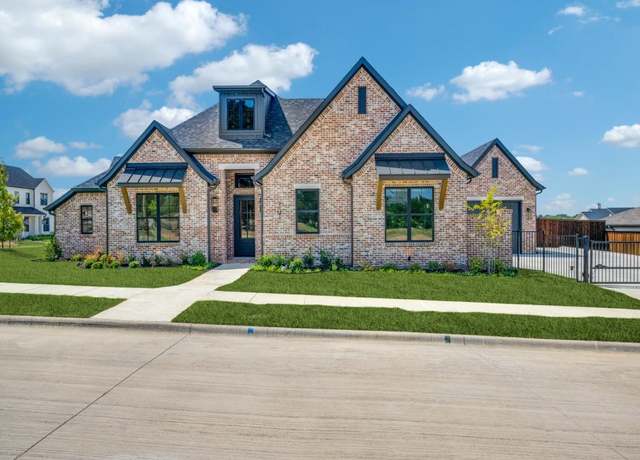 Property at 301 Fairmount, Denton, TX 76210, 3 beds, 3.5 baths