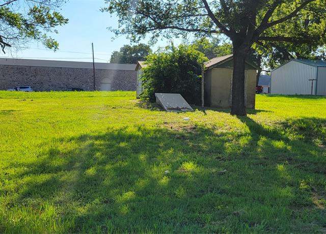Property at 209 E 1st St, Springtown, TX 76082