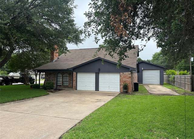 Property at 1616 Timbercreek Rd, Benbrook, TX 76126, 3 beds, 2 baths