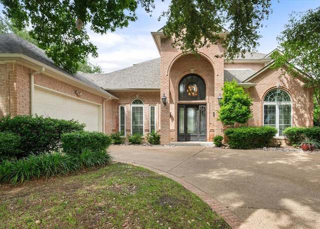Property at 900 Riviera Dr, Mansfield, TX 76063, 4 beds, 3.5 baths
