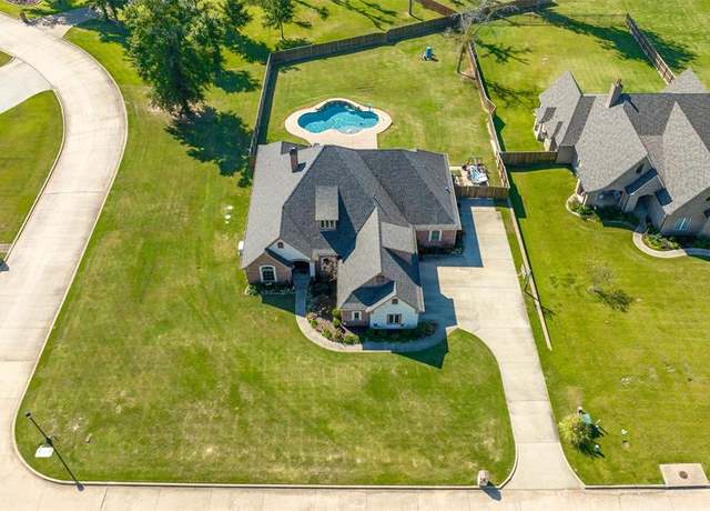 Property at 175 Rockrose Dr, Longview, TX 75605, 4 beds, 3.5 baths