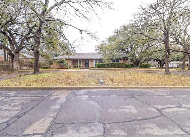 Property at 7116 Shady Oaks Dr, Waco, TX 76710, 3 beds, 2 baths