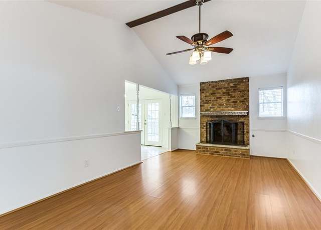 Property at 3003 Mark Dr, Arlington, TX 76013, 3 beds, 2 baths