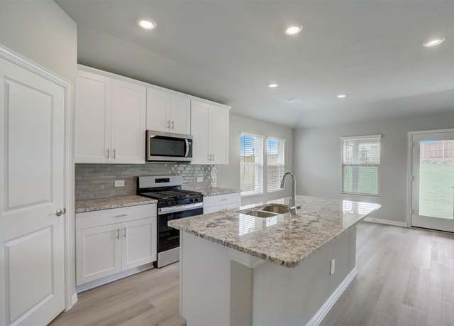 Property at 6672 Stone Elm Ln, Fort Worth, TX 76036, 4 beds, 3 baths