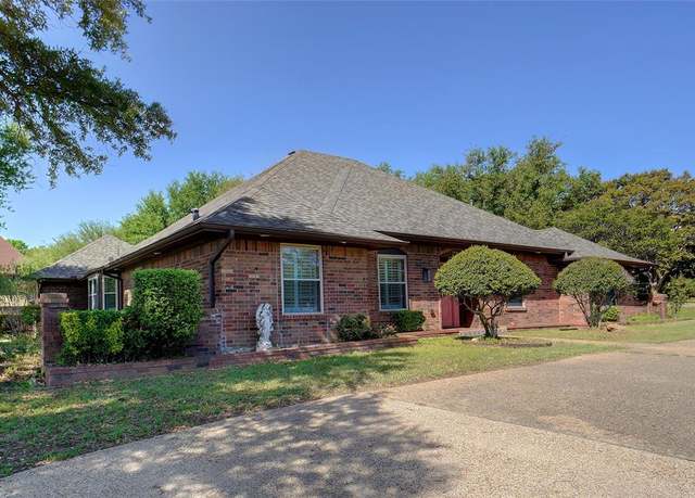 Property at 2833 S Country Club Rd, Garland, TX 75043, 4 beds, 3 baths