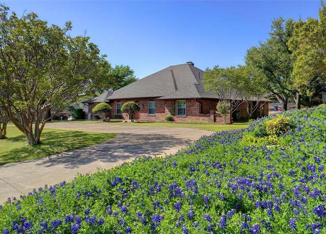 Property at 2833 S Country Club Rd, Garland, TX 75043, 4 beds, 3 baths