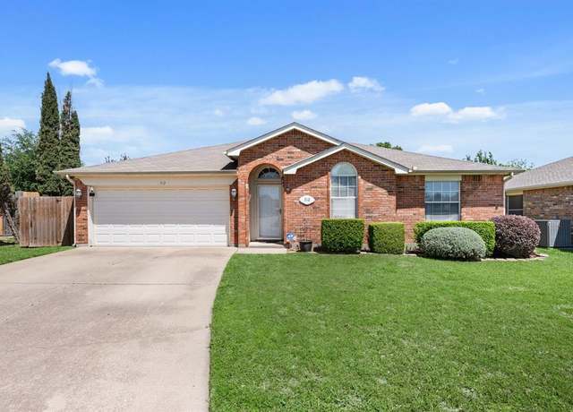 Property at 312 Comiskey Ct, Saginaw, TX 76179, 4 beds, 2 baths