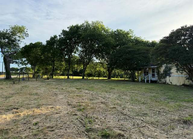 Property at 813 Epps Rd, Palmer, TX 75152, 3 beds, 1 bath