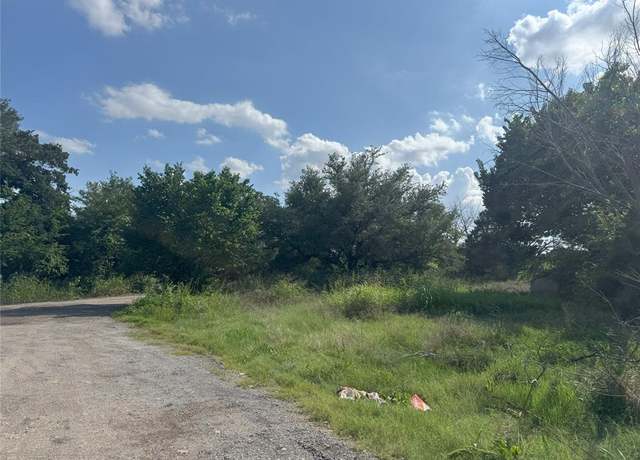 Property at 4002 Hilltop Ln, Denton, TX 76208