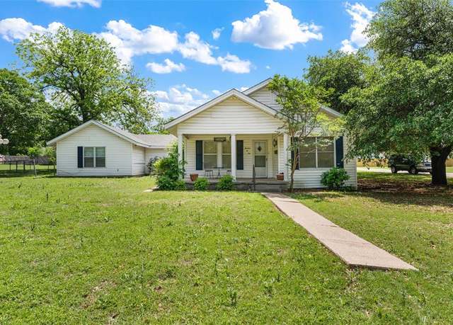 Property at 1302 E Mclennan Ave, Mart, TX 76664, 4 beds, 4 baths