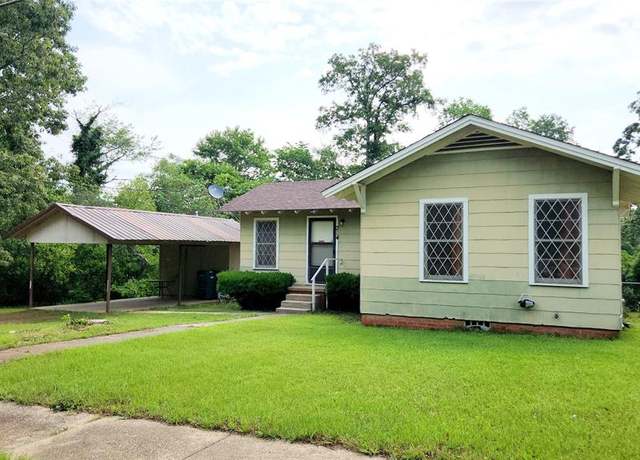 Property at 214 Walnut St, Hughes Springs, TX 75656, 2 beds, 1 bath