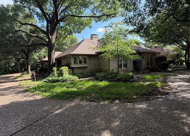 Property at 1400 Hampton Ln, Plano, TX 75075, 4 beds, 2.5 baths