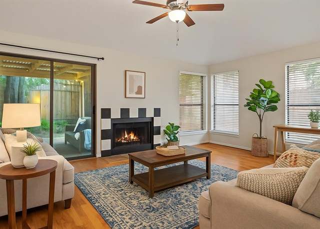 Property at 10204 Oak Terrace Cir, Dallas, TX 75227, 3 beds, 2 baths