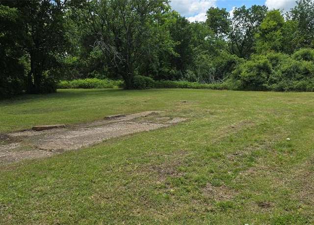 Property at 1009 NE 10th St, Fort Worth, TX 76102