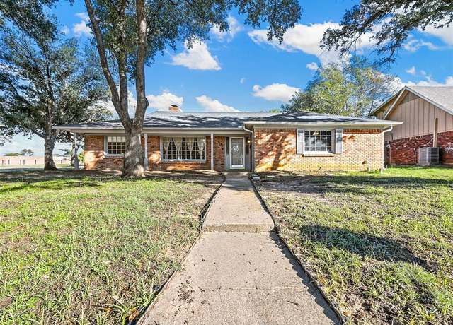 Property at 7101 Ellis Rd, Fort Worth, TX 76112, 3 beds, 2.5 baths