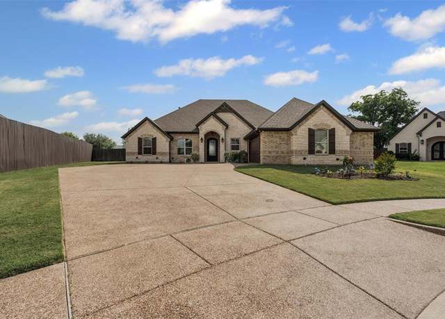 Property at 1103 Hilkiah Ct, Granbury, TX 76048, 4 beds, 3 baths