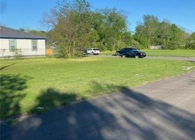 Property at 945 Holt Ave, Waco, TX 76706