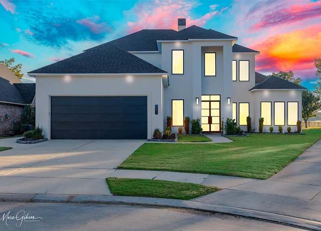 Property at 551 Canterbury Ln, Bossier City, LA 71111, 4 beds, 3.5 baths