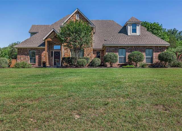 Property at 125 Wood Bend Ct, Weatherford, TX 76087, 4 beds, 3.5 baths