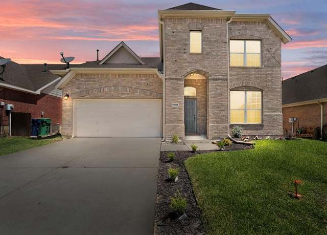 Property at 5808 Greenmeadow Dr, Denton, TX 76226, 4 beds, 2.5 baths