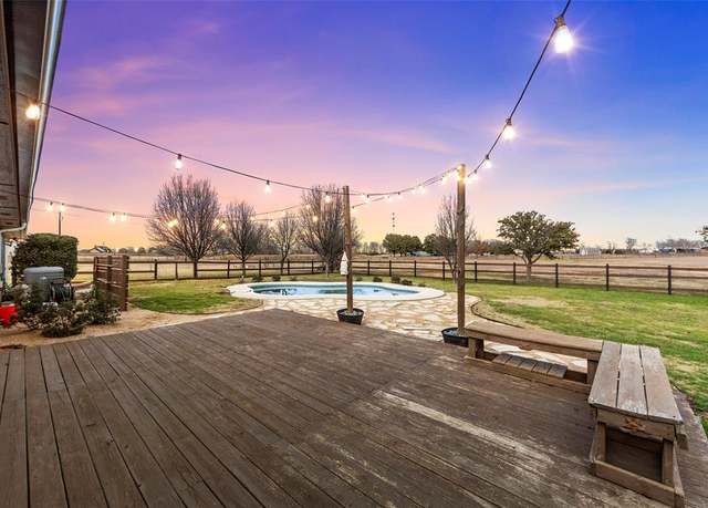 Property at 405 Leaning Tree Rd, Krum, TX 76249, 3 beds, 3 baths