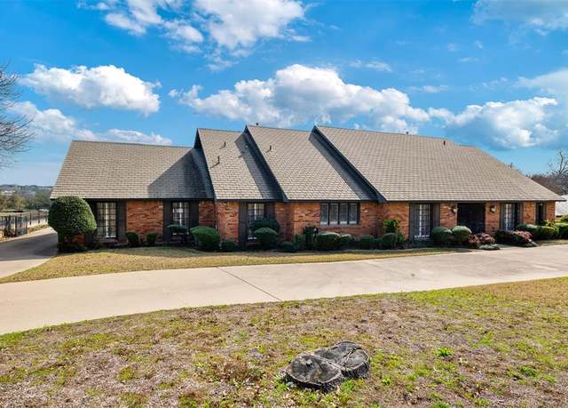 Property at 1421 Westover Ln, Westover Hills, TX 76107, 4 beds, 3.5 baths