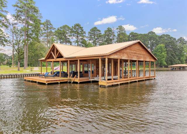 Property at 17250 Cardinal, Troup, TX 75789, 5 beds, 4.5 baths