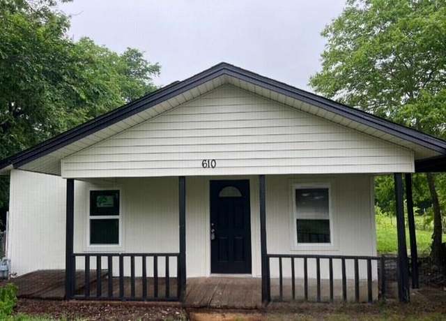 Property at 610 S Spears St, Alvarado, TX 76009, 3 beds, 2 baths