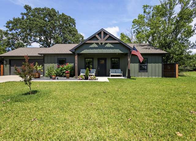 Property at 114 Garrett Ln, Gun Barrel City, TX 75156, 3 beds, 2 baths
