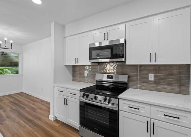 Property at 2621 Amherst Ct, Irving, TX 75038, 3 beds, 2 baths