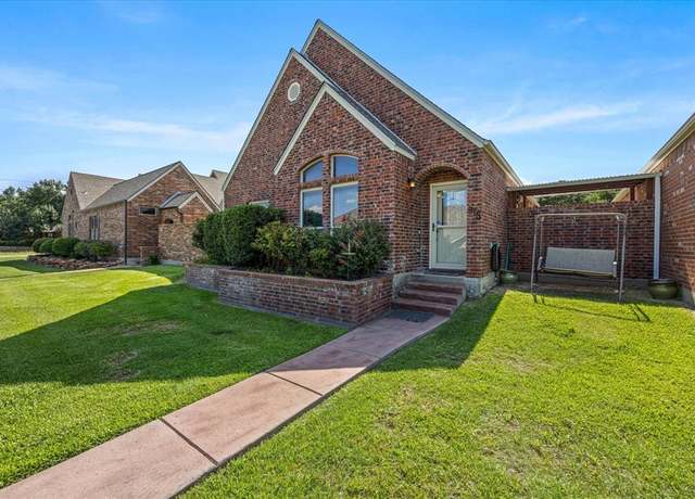 Property at 915 Austin Ct, Weatherford, TX 76086, 2 beds, 2 baths