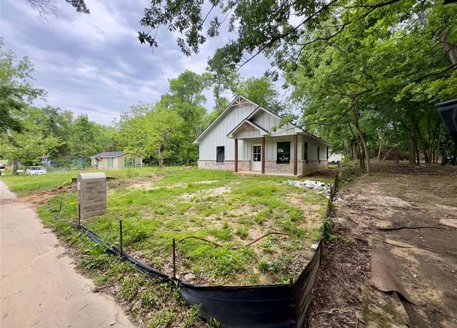 Property at 1212 Albertson, Tyler, TX 75702, 3 beds, 2 baths