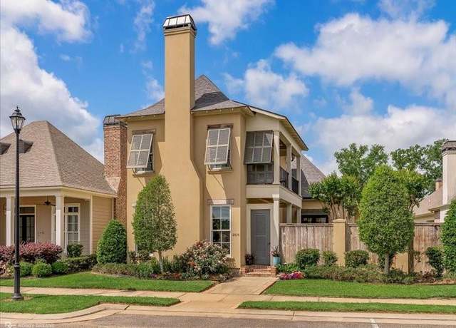 Property at 2016 Fairwoods Dr, Shreveport, LA 71106, 3 beds, 2.5 baths
