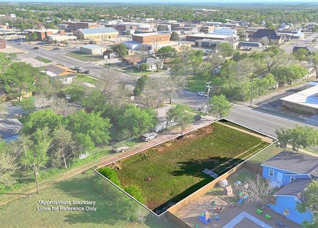 Property at 309 W Pecan St, Bowie, TX 76230