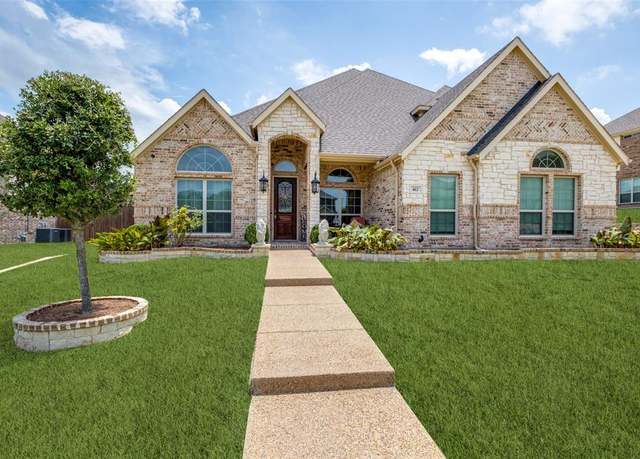 Property at 412 Parade Rd, Desoto, TX 75115, 4 beds, 4 baths