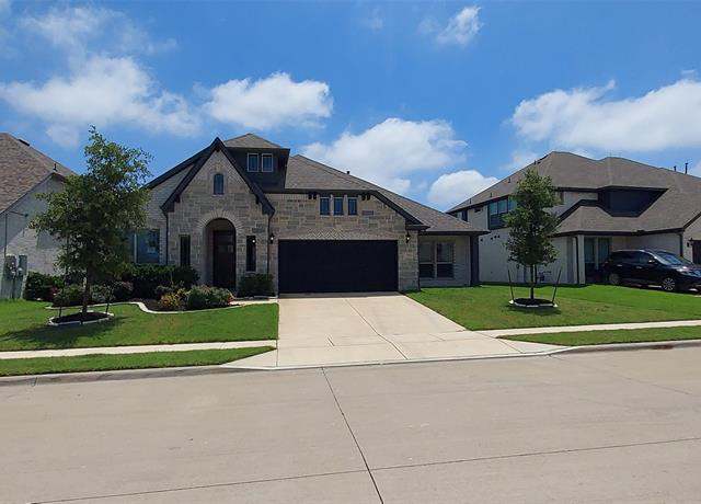 Property at 1094 Canterbury Ln, Forney, TX 75126, 4 beds, 3 baths