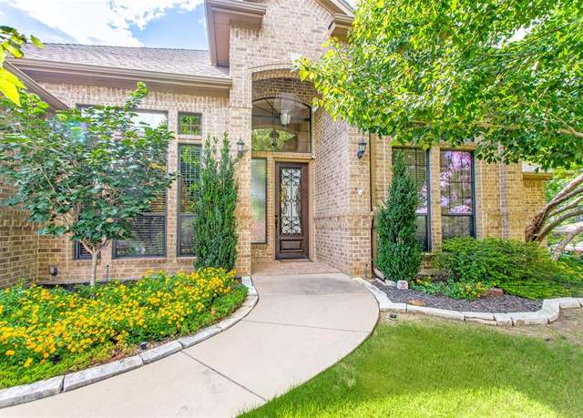 Property at 124 Cliffside Dr N, Burleson, TX 76028, 3 beds, 3 baths