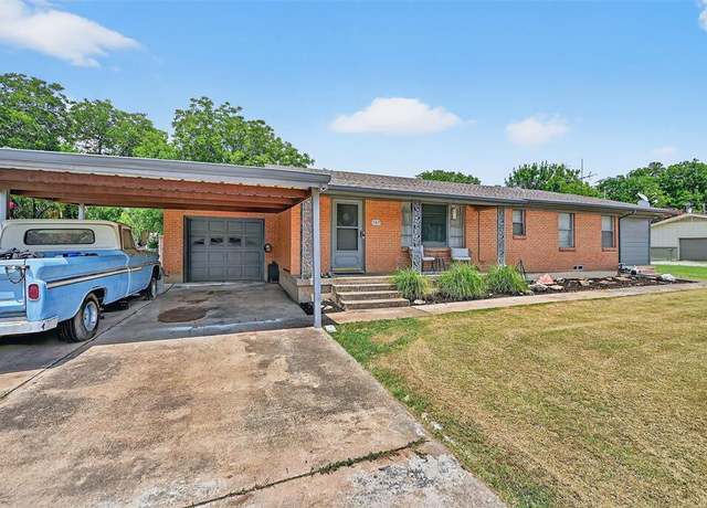 Property at 509 W Ash St, Celina, TX 75009, 3 beds, 2 baths