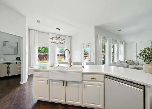 Property at 3079 Lakefield Dr, Little Elm, TX 75068, 4 beds, 2 baths