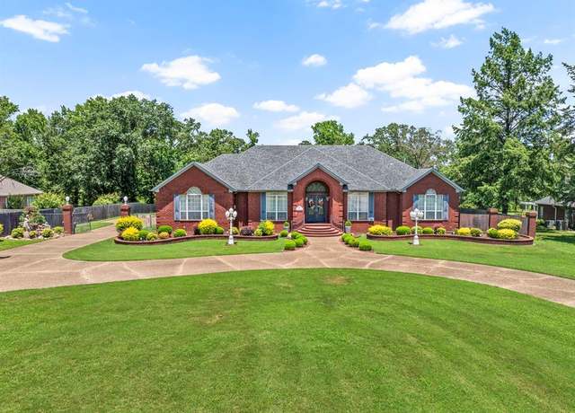 Property at 903 Deer Trail Ln, Mount Pleasant, TX 75455, 3 beds, 2.5 baths
