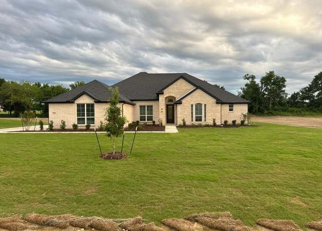 Property at 3513 Lariat Trl, Van Alstyne, TX 75495, 3 beds, 3 baths